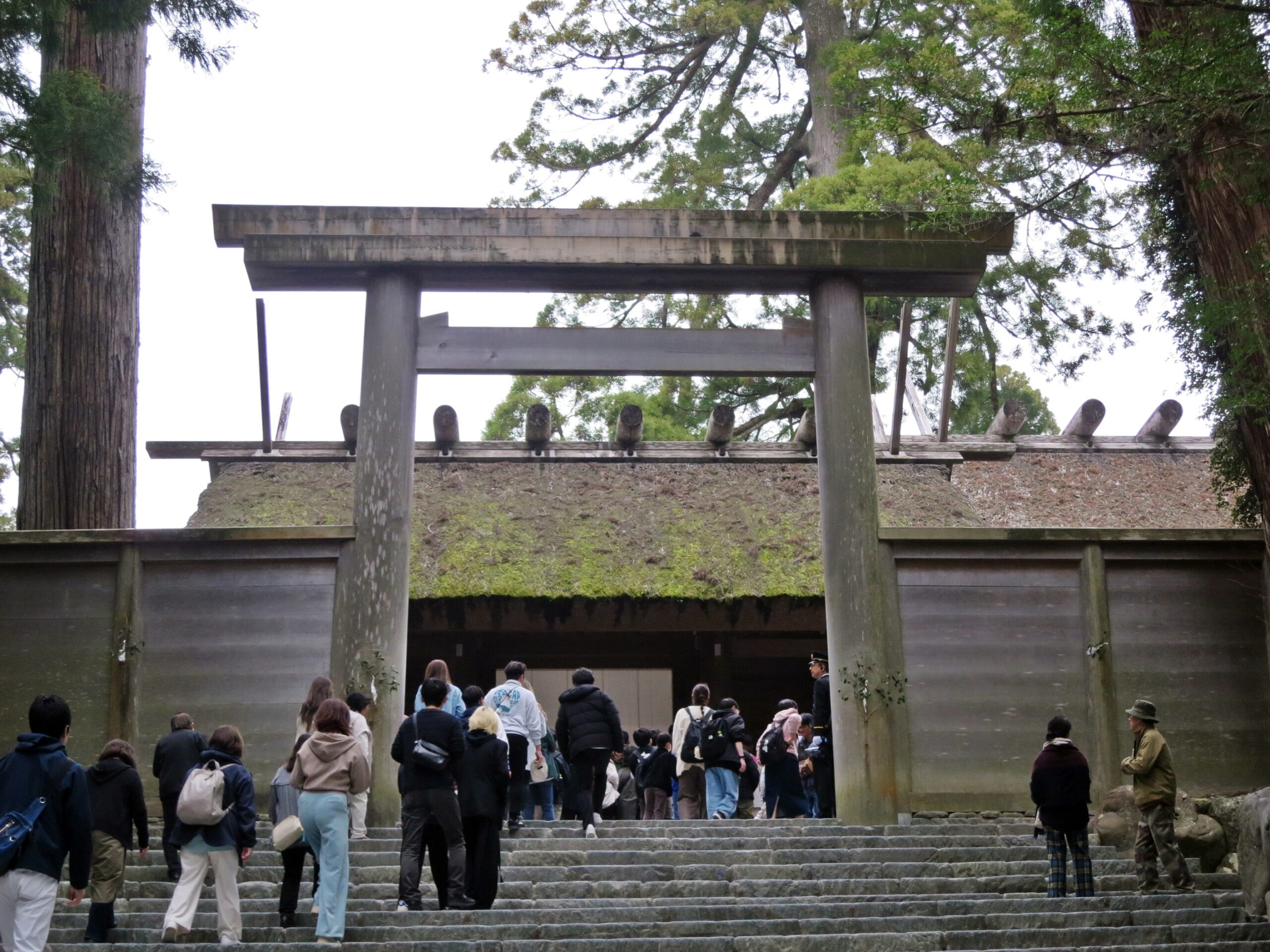 2024年版！伊勢神宮「内宮」の御朱印やアクセス・見どころや食べ歩きスポットもご紹介！ - 日宝綜合製本