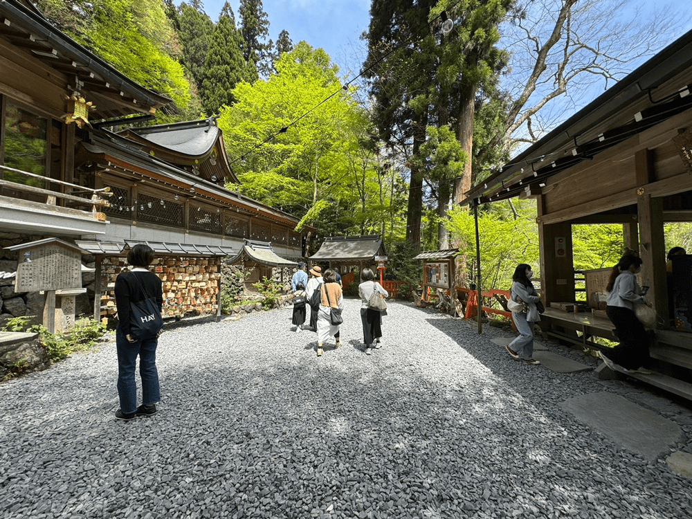 貴船神社本宮から奥宮への道