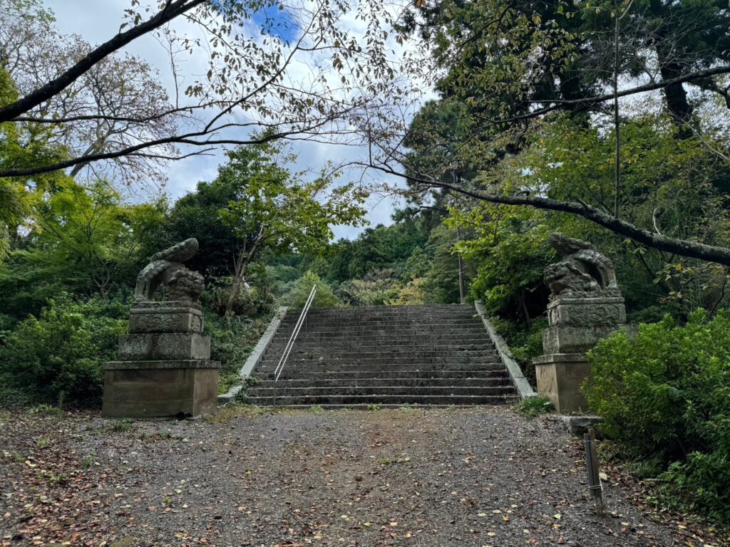 隠岐神社の狛犬-1