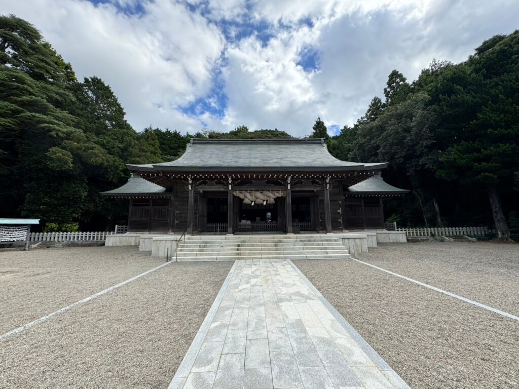 隠岐神社の境内-1