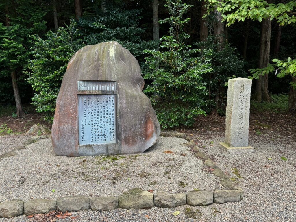 隠岐神社の境内-3