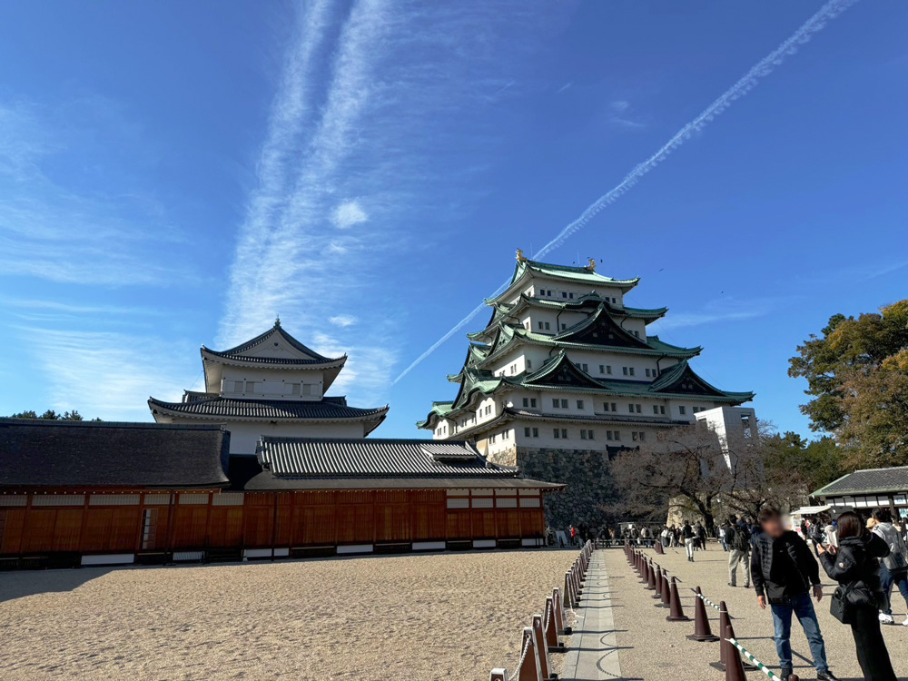 名古屋城　天守閣と小天守閣